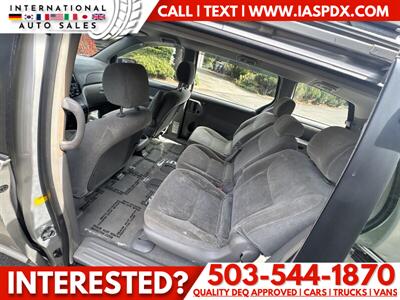 2004 Toyota Sienna CE 7 Passenger - Photo 11 - Portland, OR 97216