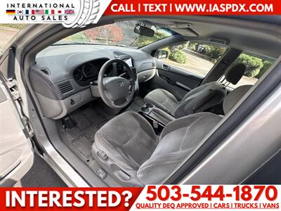 2004 Toyota Sienna CE 7 Passenger - Photo 9 - Portland, OR 97216