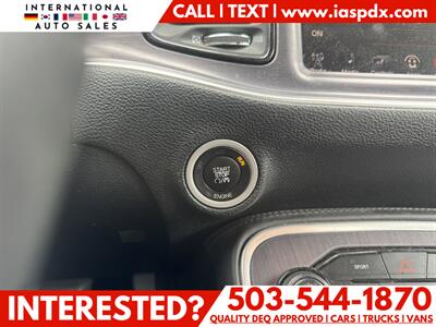 2015 Dodge Challenger SXT   - Photo 9 - Portland, OR 97216
