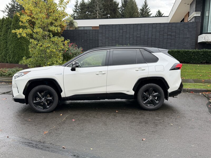 2020 Toyota RAV4 Hybrid XSE  
