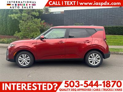 2022 Kia Soul LX   - Photo 2 - Portland, OR 97216