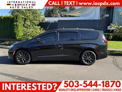 2021 Chrysler Pacifica Touring L   - Photo 2 - Portland, OR 97216