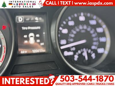 2017 Hyundai SANTA FE SE   - Photo 14 - Portland, OR 97216