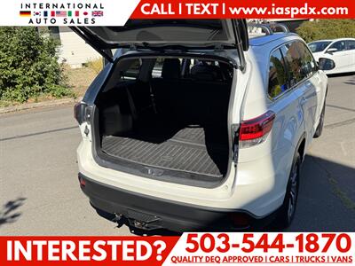 2017 Toyota Highlander SE   - Photo 13 - Portland, OR 97216