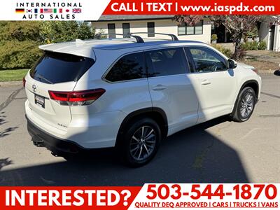 2017 Toyota Highlander SE   - Photo 5 - Portland, OR 97216