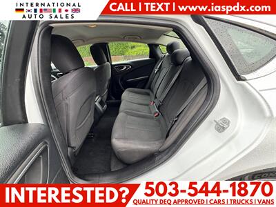 2015 Chrysler 200 Limited   - Photo 11 - Portland, OR 97216