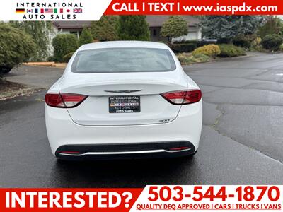 2015 Chrysler 200 Limited   - Photo 4 - Portland, OR 97216