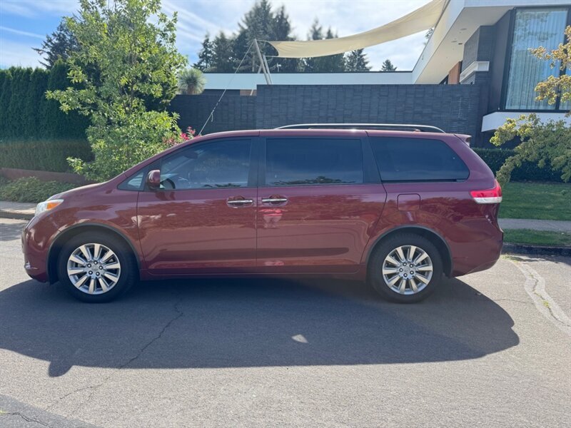 2012 Toyota Sienna Limited 7-Passenger  
