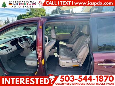 2012 Toyota Sienna Limited 7-Passenger - 3.5L V6 - Photo 11 - Portland, OR 97216