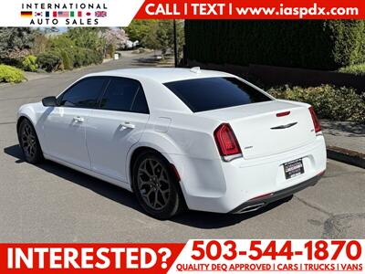 2018 Chrysler 300 Series Touring   - Photo 3 - Portland, OR 97216
