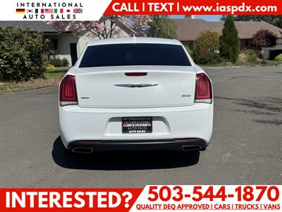 2018 Chrysler 300 Series Touring   - Photo 4 - Portland, OR 97216