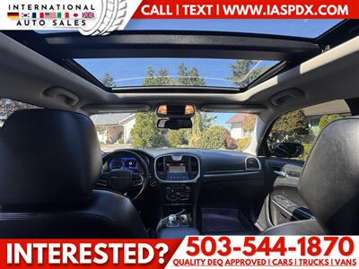 2022 Chrysler 300 Series Touring L - Photo 10 - Portland, OR 97216