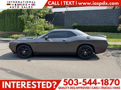 2016 Dodge Challenger SXT   - Photo 2 - Portland, OR 97216