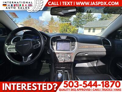 2022 Chrysler 300 Series Touring L   - Photo 8 - Portland, OR 97216