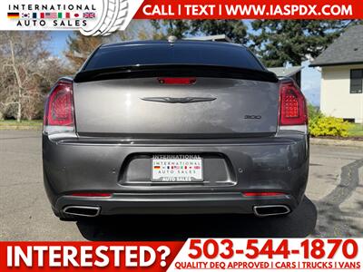 2022 Chrysler 300 Series Touring L - Photo 4 - Portland, OR 97216