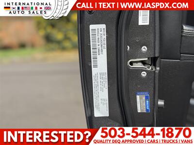 2022 Chrysler 300 Series Touring L - Photo 13 - Portland, OR 97216