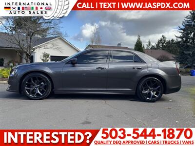 2022 Chrysler 300 Series Touring L   - Photo 2 - Portland, OR 97216