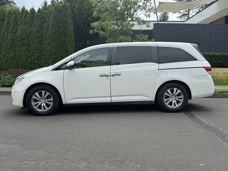 2016 Honda Odyssey SE  