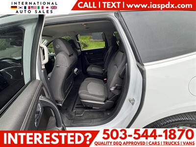 2017 Chevrolet Traverse LT   - Photo 10 - Portland, OR 97216