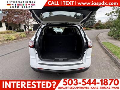 2017 Chevrolet Traverse LT - Photo 14 - Portland, OR 97216