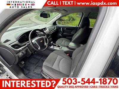 2017 Chevrolet Traverse LT   - Photo 8 - Portland, OR 97216