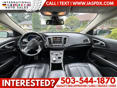 2017 Chrysler 200 Limited   - Photo 10 - Portland, OR 97216