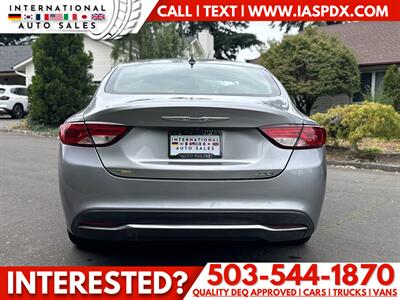 2017 Chrysler 200 Limited   - Photo 4 - Portland, OR 97216