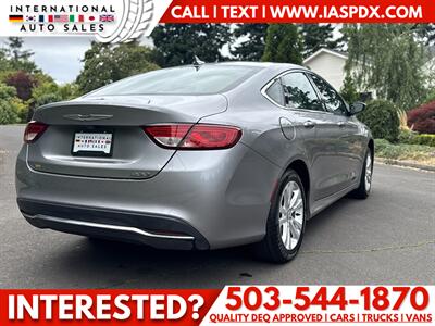 2017 Chrysler 200 Limited   - Photo 5 - Portland, OR 97216