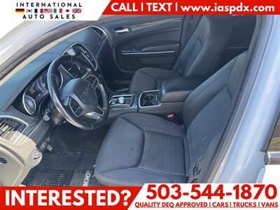 2018 Chrysler 300 Series Touring   - Photo 8 - Portland, OR 97216