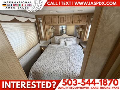 1999 MONACO DIPLOMAT RV   - Photo 11 - Portland, OR 97216