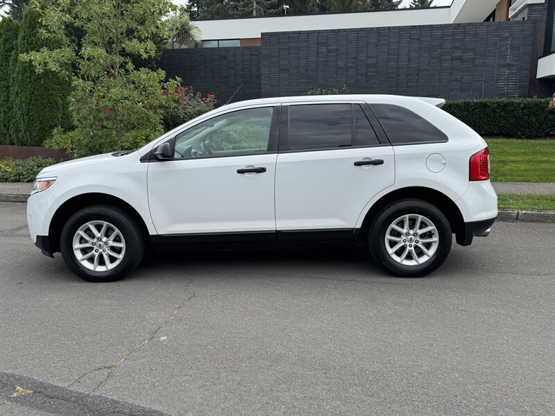 2014 Ford Edge SE  