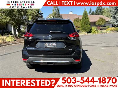 2018 Nissan Rogue SV   - Photo 4 - Portland, OR 97216