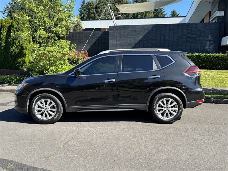 2018 Nissan Rogue SV - PUSH START  