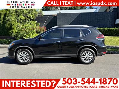 2018 Nissan Rogue SV   - Photo 2 - Portland, OR 97216