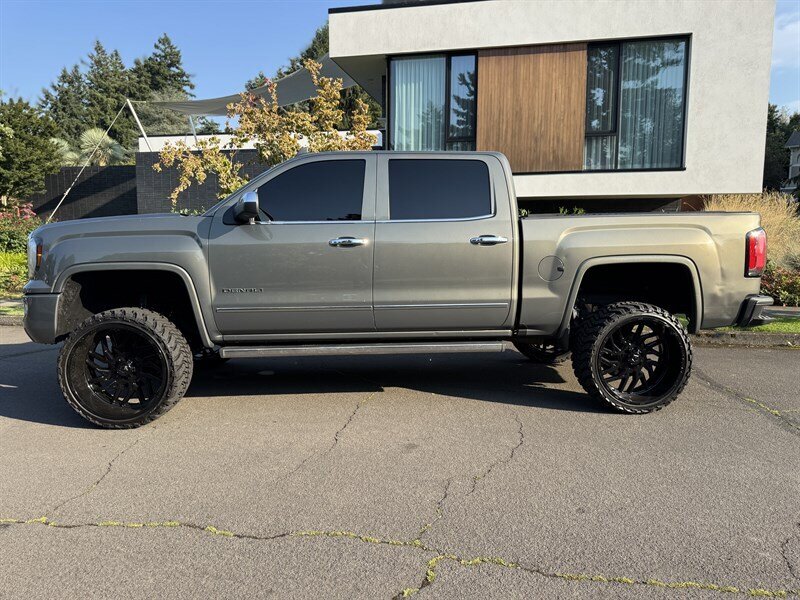 2017 GMC Sierra 1500 Denali - 6.2L V8  