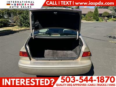 2000 Toyota Camry CE   - Photo 13 - Portland, OR 97216