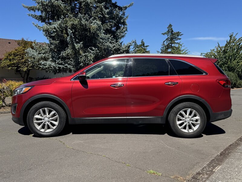 2017 Kia Sorento L  