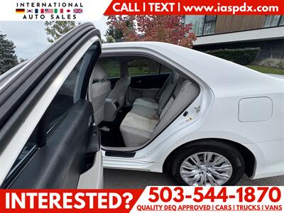 2013 Toyota Camry LE   - Photo 9 - Portland, OR 97216