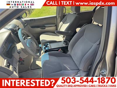 2004 Toyota Sienna CE 7 Passenger   - Photo 9 - Portland, OR 97216
