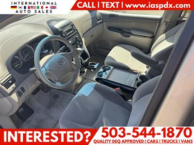 2004 Toyota Sienna CE 7 Passenger   - Photo 8 - Portland, OR 97216