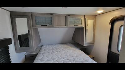 2022 DUTCHMEN COLEMAN 2715RLT   - Photo 35 - Aurora, MO 65605
