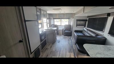 2022 DUTCHMEN COLEMAN 2715RLT   - Photo 11 - Aurora, MO 65605