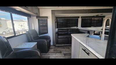 2022 DUTCHMEN COLEMAN 2715RLT   - Photo 9 - Aurora, MO 65605