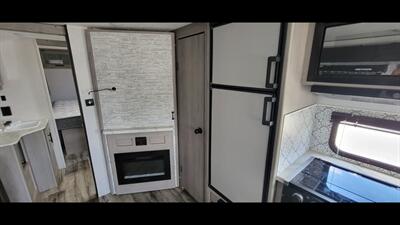 2022 DUTCHMEN COLEMAN 2715RLT   - Photo 24 - Aurora, MO 65605