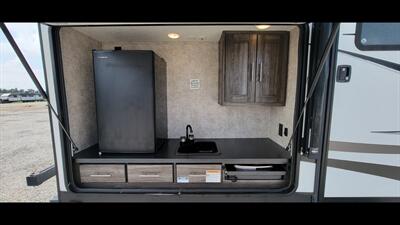 2018 HIGHLAND RIDGE MESA RIDGE 3310BH   - Photo 9 - Aurora, MO 65605