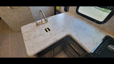 2018 HIGHLAND RIDGE MESA RIDGE 3310BH   - Photo 26 - Aurora, MO 65605