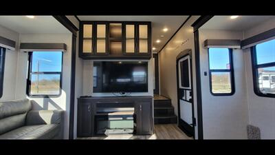 2022 COACHMEN BROOKSTONE 374RK   - Photo 14 - Aurora, MO 65605