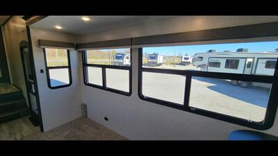 2022 COACHMEN BROOKSTONE 374RK   - Photo 39 - Aurora, MO 65605