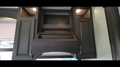 2022 COACHMEN BROOKSTONE 374RK   - Photo 32 - Aurora, MO 65605