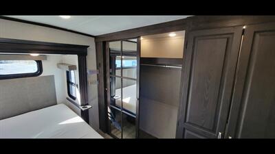 2022 COACHMEN BROOKSTONE 374RK   - Photo 54 - Aurora, MO 65605